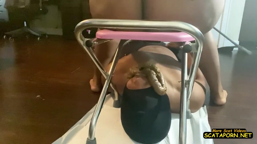 Ebonybooty49 Fart session turns into a ton of shit