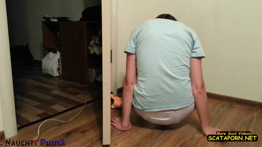NaughtyPuma – Hiding with big load in Diapers – Amateurs