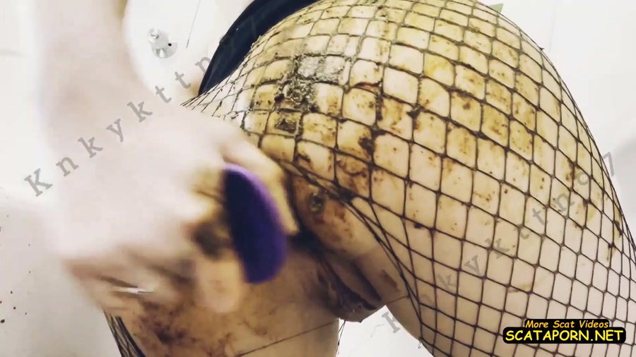 Pooping & Smearing in Fishnets with Knkykttn97 – Amateurs