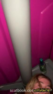 PREMIUM hot slave eating straight from porta potty – Amateurs