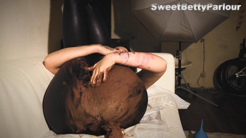 Poop CRAZY Snake TURD in Panty – Sweet Betty Parlour