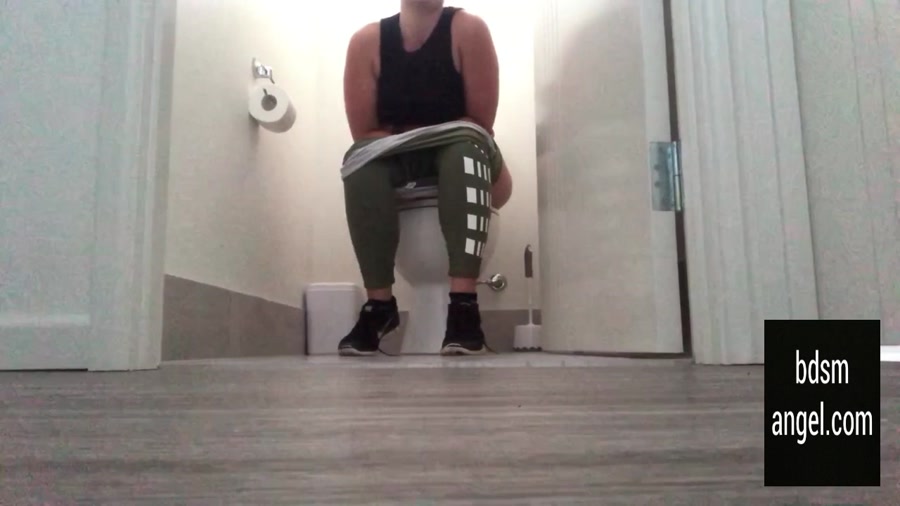 Busting to Go to the Toilet after Gym (120 MB)